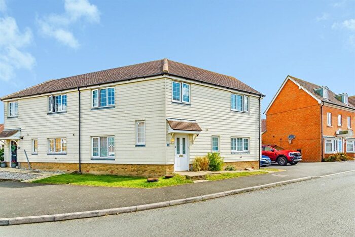 4 Bedroom End Terrace House For Sale In Sanderling Way, Iwade, Sittingbourne, ME9