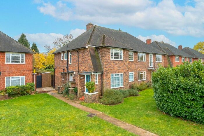 2 Bedroom Maisonette To Rent In Peaches Close, Cheam, Sutton, SM2