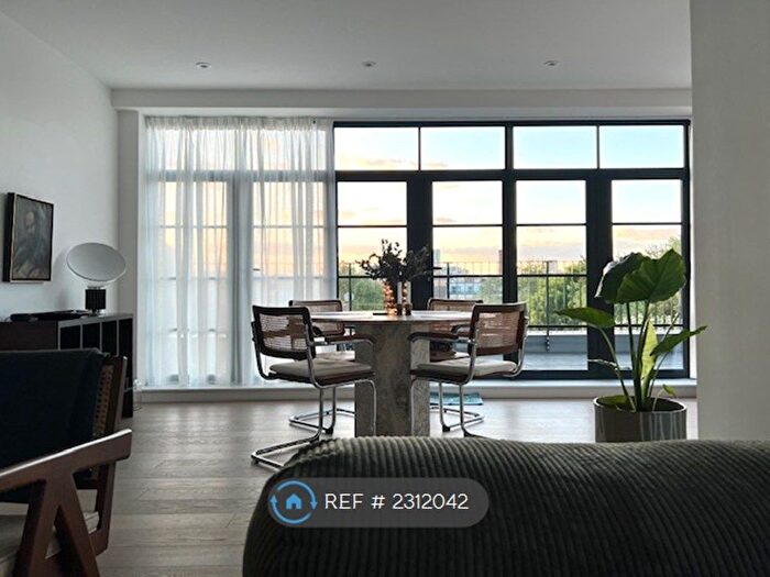 2 Bedroom Flat To Rent In Osborn Street, London, E1