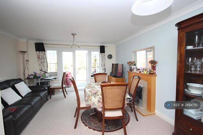 3 Bedroom End Of Terrace House To Rent In Culm Grove, Exeter, EX2