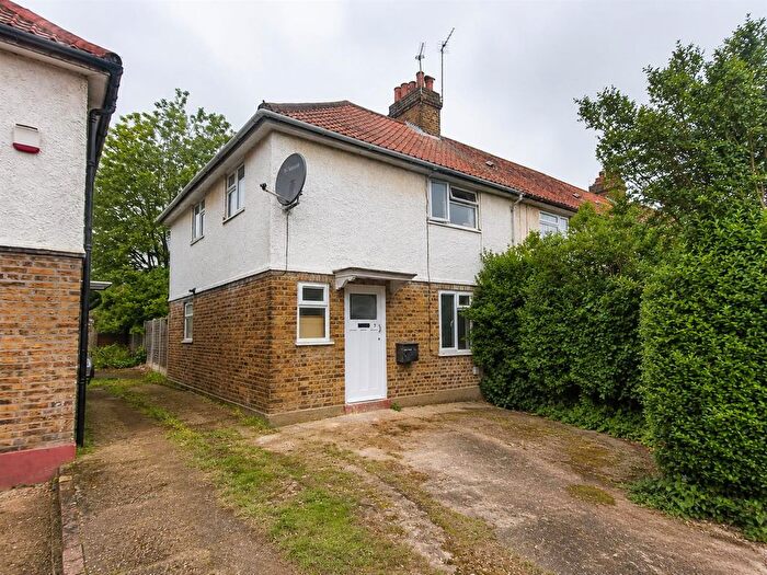3 Bedroom Property To Rent In Orchard Waye, Uxbridge, UB8