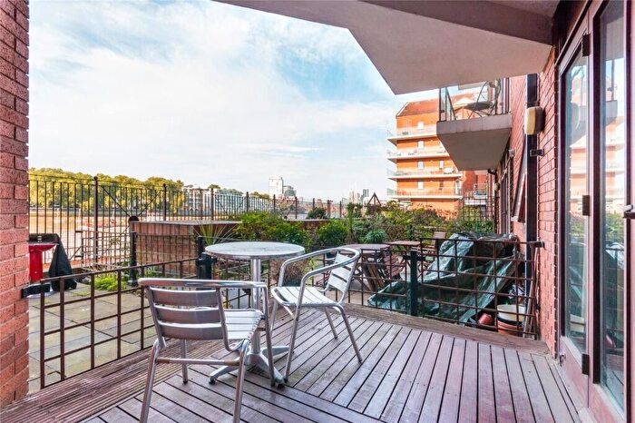 1 Bedroom Flat To Rent In Nine Elms Lane, London, SW8