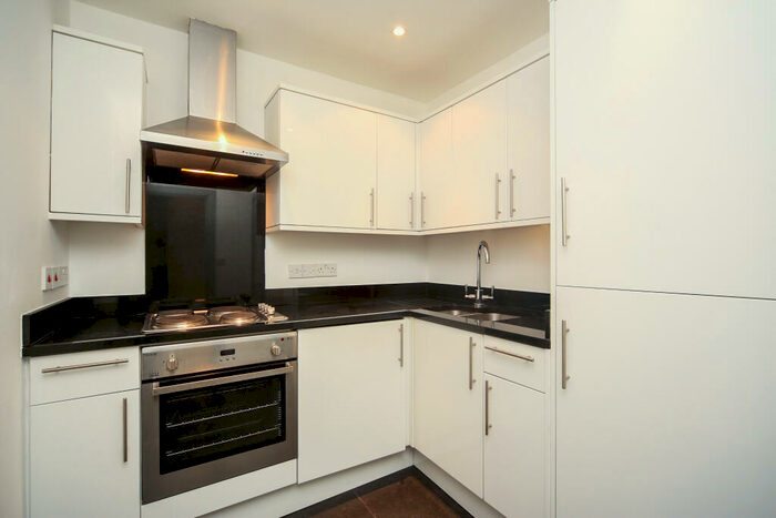 1 Bedroom Apartment To Rent In Church Street, Weybridge, KT13