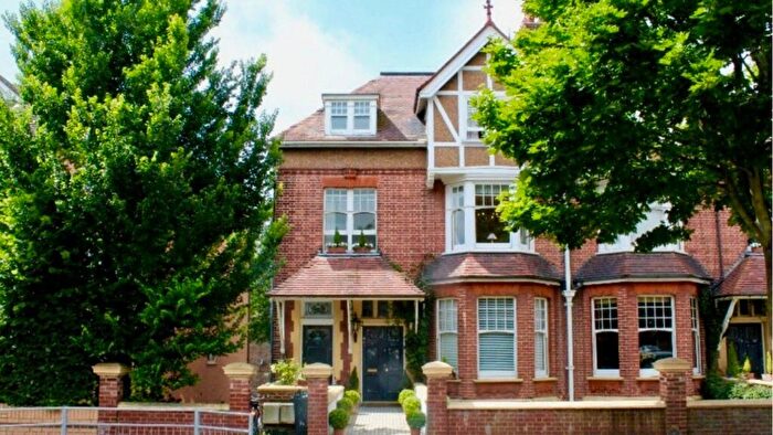 2 Bedroom Flat To Rent In The Drive, Hove, East Sussex, BN3