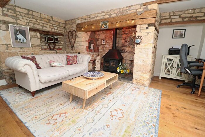 2 Bedroom Cottage For Sale In High Street, Leadenham, Lincoln, LN5