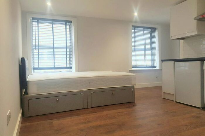 Studio To Rent In Kingsland Road, London, E2