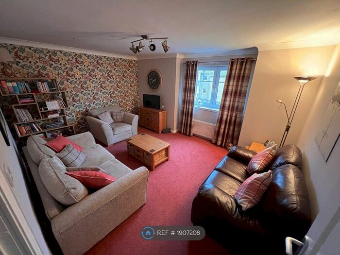 2 Bedroom Flat To Rent In Castlebrae Gardens, Glasgow, G44