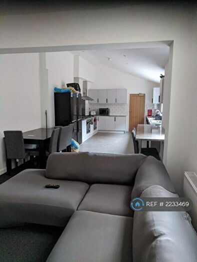 8 Bedroom Terraced House To Rent In Daneshill Road, Leicester, LE3