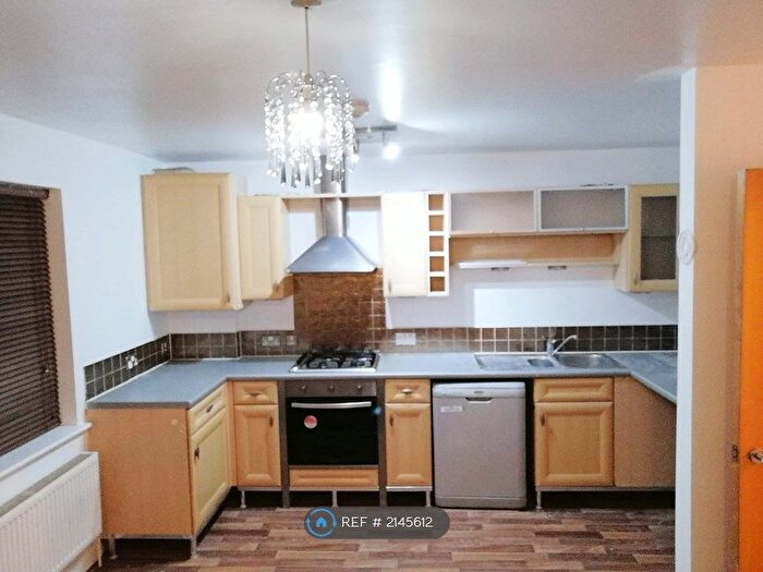 2 Bedroom Flat To Rent In Romside Place, Romford, RM7