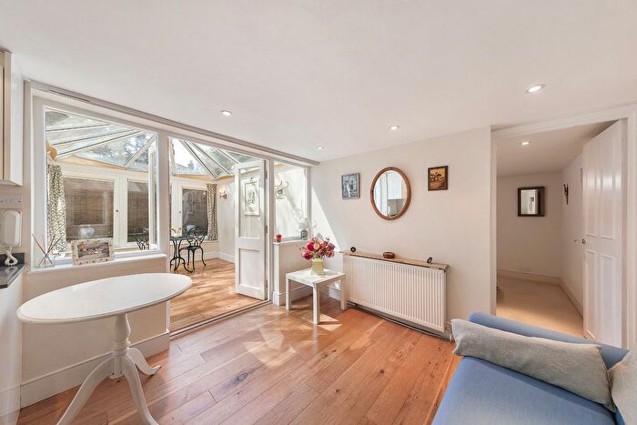 1 Bedroom Flat To Rent In Church Road, Richmond, TW10