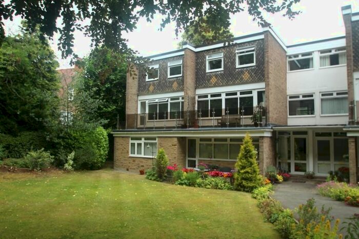 3 Bedroom Flat To Rent In Rutland Court, Rutland Drive, Harrogate, HG1