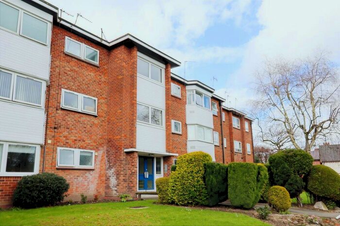 1 Bedroom Flat To Rent In Lode Lane, Solihull, B92