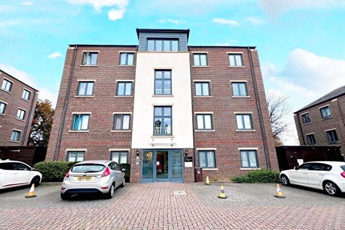 2 Bedroom Flat To Rent In Narborough House, Gosport, PO12