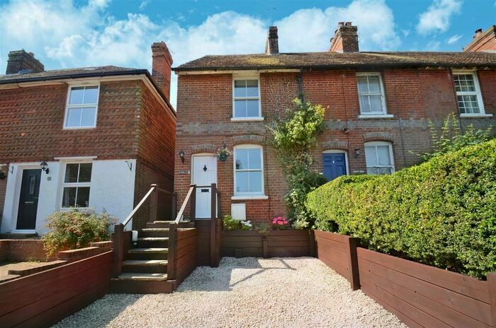 2 Bedroom End Of Terrace House For Sale In Wye Road, Bougton Aluph, Ashford, Kent, TN25