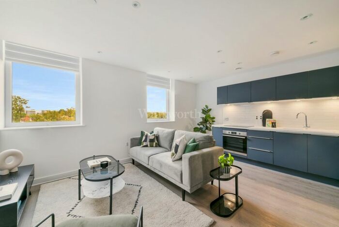 2 Bedroom Flat To Rent In Beckenham Road, Beckenham, BR3