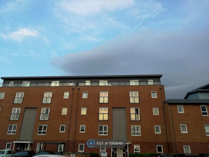 3 Bedroom Flat To Rent In North Dock, Llanelli SA15