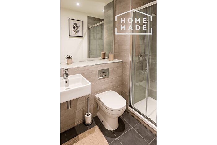 3 Bedroom Flat To Rent In The Slate Yard, M3