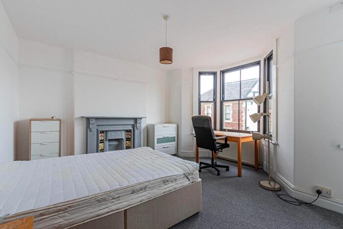 6 Bedroom Private Hall To Rent In Lochaber Street, Roath Park, CF24