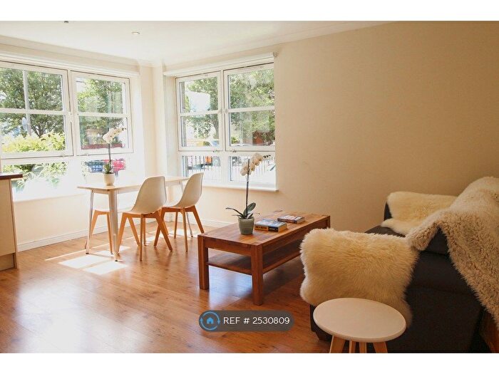 4 Bedroom Flat To Rent In Blandfield, Edinburgh, EH7