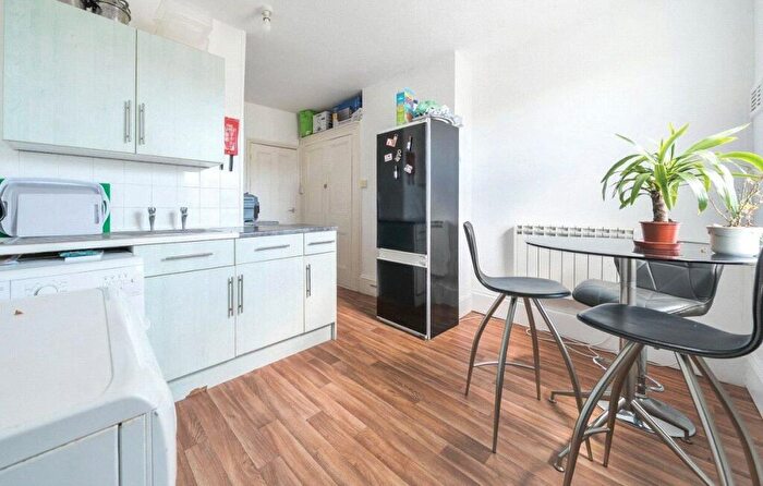 2 Bedroom Flat To Rent In Canterbury Road, Worthing, West Sussex, BN13