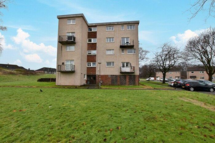 2 Bedroom Apartment For Sale In Simons Crescent, Renfrew, Renfrewshire, PA4