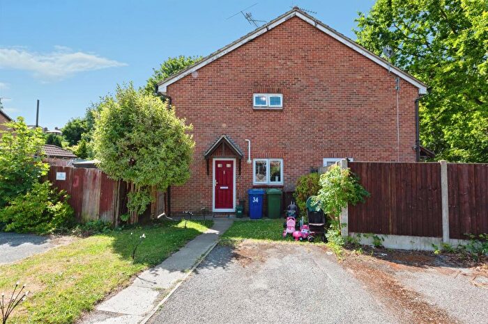1 Bedroom End Of Terrace House For Sale In Kiln Way, Badgers Dene, Grays, RM17