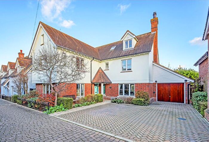 5 Bedroom Detached House For Sale In Pondfield, Dunmow, Essex, CM6