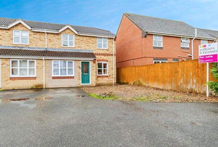 3 Bedroom Semi-Detached House For Sale In Paddock Lane, Metheringham, Lincoln, LN4