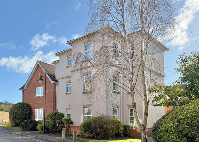 2 Bedroom Flat For Sale In Wolage Drive, Grove, OX12