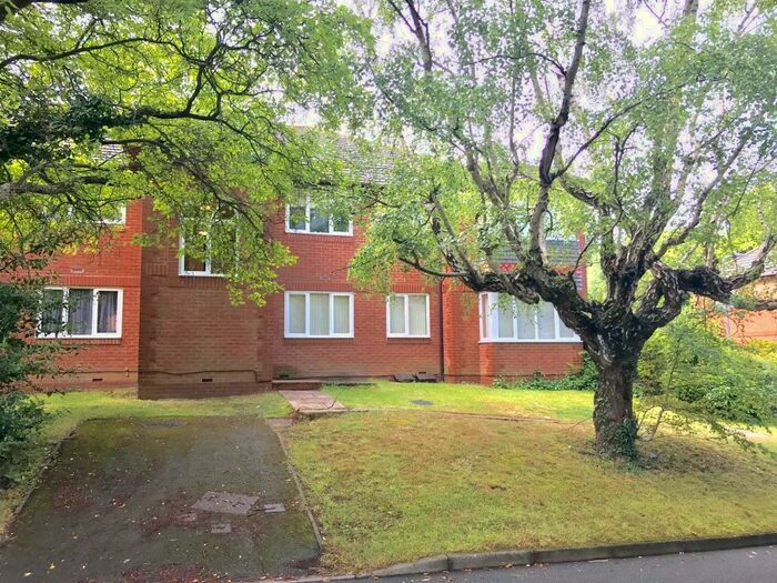 2 Bedroom Apartment To Rent In Broome Court, Bracknell, RG12