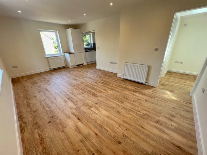 1 Bedroom Apartment To Rent In Oyster Row, Cambridge, CB5