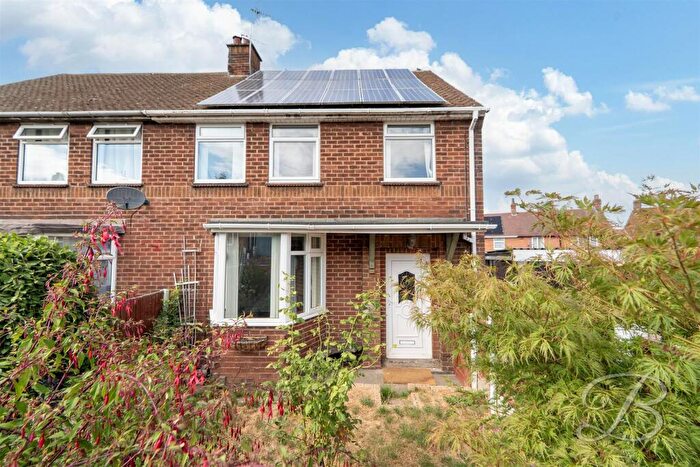 3 Bedroom Semi-Detached House For Sale In Oak Tree Crescent, Mansfield Woodhouse, Mansfield, NG19