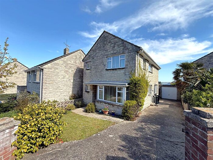 4 Bedroom Detached House For Sale In Spring Avenue, Rodwell, DT4