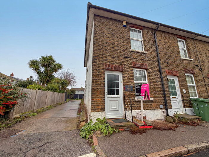 2 Bedroom End Of Terrace House For Sale In Rowley Road, Orsett, RM16