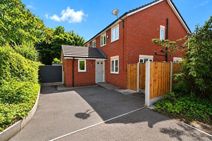 3 Bedroom Semi-Detached House For Sale In Carr Street, Swinton, Manchester, Greater Manchester, M27