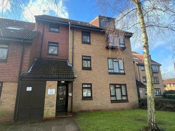 1 Bedroom Flat To Rent In Swan Gardens, Erdington, Birmingham, B23