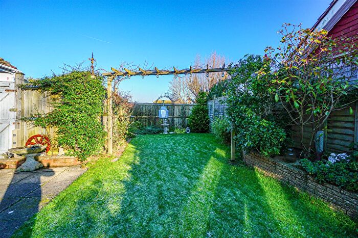 2 Bedroom Detached Bungalow For Sale In Lancing Close, Hastings, TN34