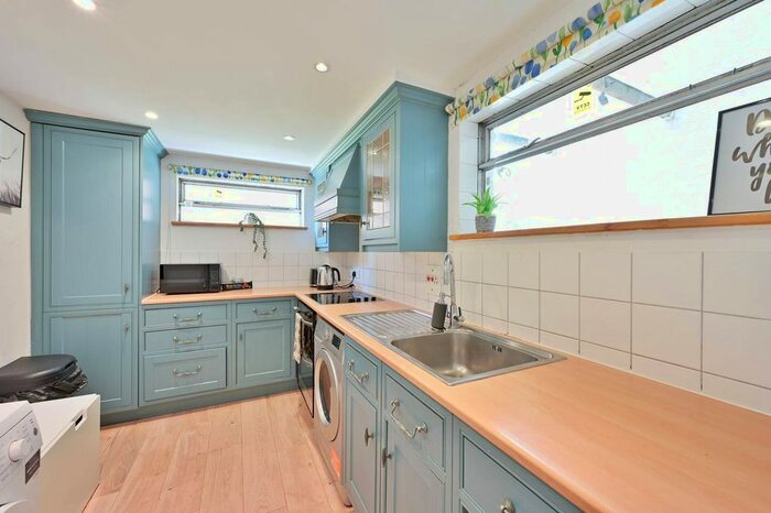 2 Bedroom Maisonette To Rent In Worple Road, Wimbledon, London, SW19
