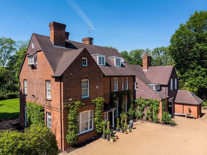 7 Bedroom Detached House To Rent In Mount Park Road, HA1