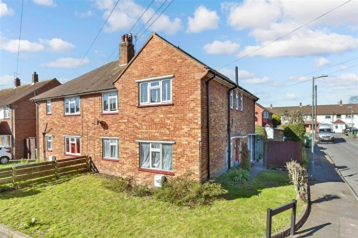 2 Bedroom Maisonette For Sale In Sandgate Road, Welling, Kent, DA16