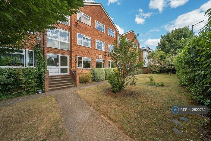 2 Bedroom Flat To Rent In Craufurd Rise, Maidenhead, SL6