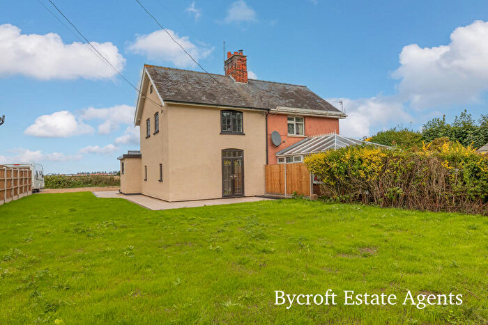 3 Bedroom Semi-Detached House For Sale In Hobland Road, Bradwell, NR31