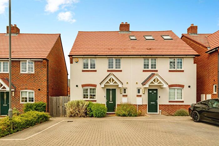 3 Bedroom Semi-Detached House For Sale In Aragon Way, Broughton, Aylesbury, HP22