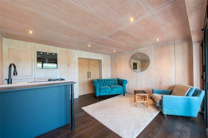 1 Bedroom Detached House For Sale In Manor Lane, Rochester, Kent, ME1