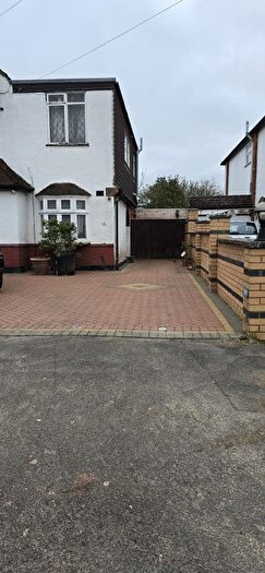 3 Bedroom Semi Detached House For Sale In Palmer Avenue, Cheam, Sutton, SM3