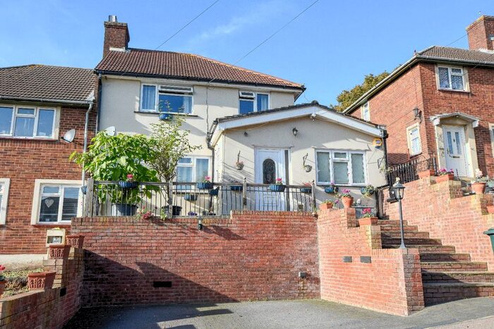 4 Bedroom Semi-Detached House For Sale In Ladywood Road, Dartford, Kent, DA2