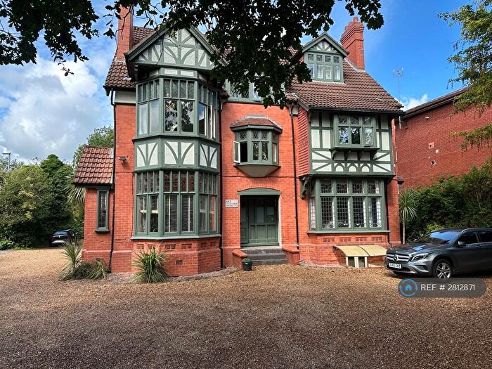 2 Bedroom Flat To Rent In Wilmslow Road, Manchester, M20