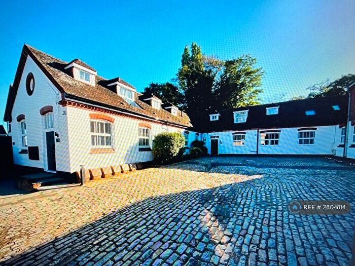 1 Bedroom Flat To Rent In Grattons Drive, Crawley, RH10