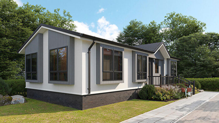 2 Bedroom Park Home For Sale In Iver, Buckinghamshire, SL0