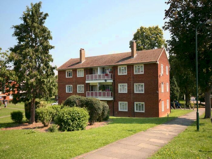 2 Bedroom Flat To Rent In Kings Drive, Wembley Park, HA9